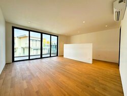 Holland Grove Road (D10), Detached #437675001